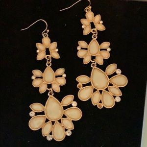 🕊Beige Chandelier Earrings🕊